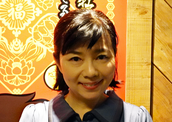 小島友実様