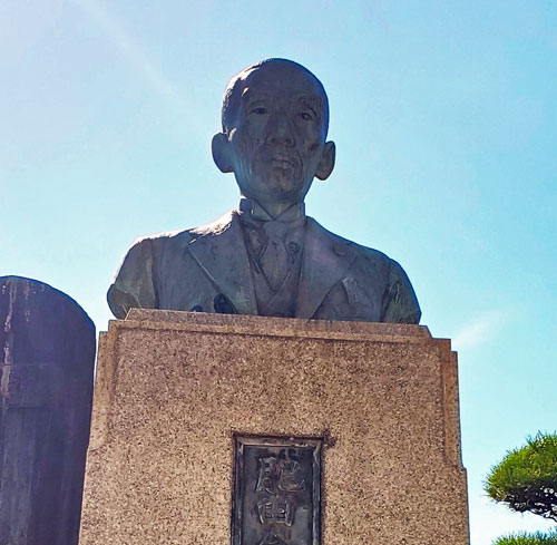 肥田金一郎像