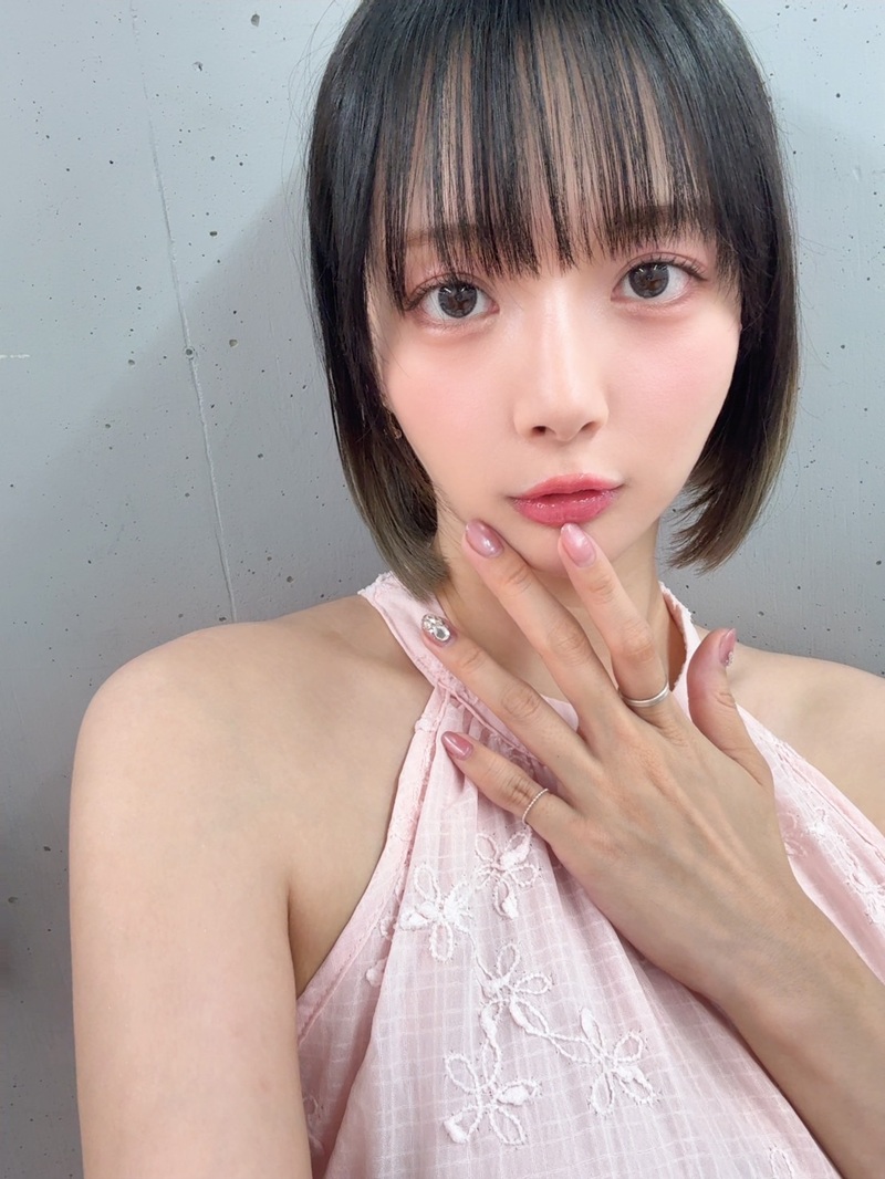 役満ボディ岡田紗佳の“ウマく”楽しく！