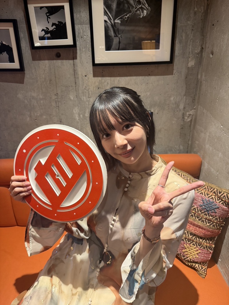 役満ボディ岡田紗佳の“ウマく”楽しく！
