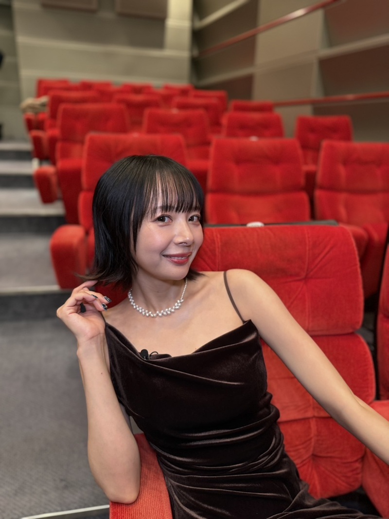 役満ボディ岡田紗佳の“ウマく”楽しく！