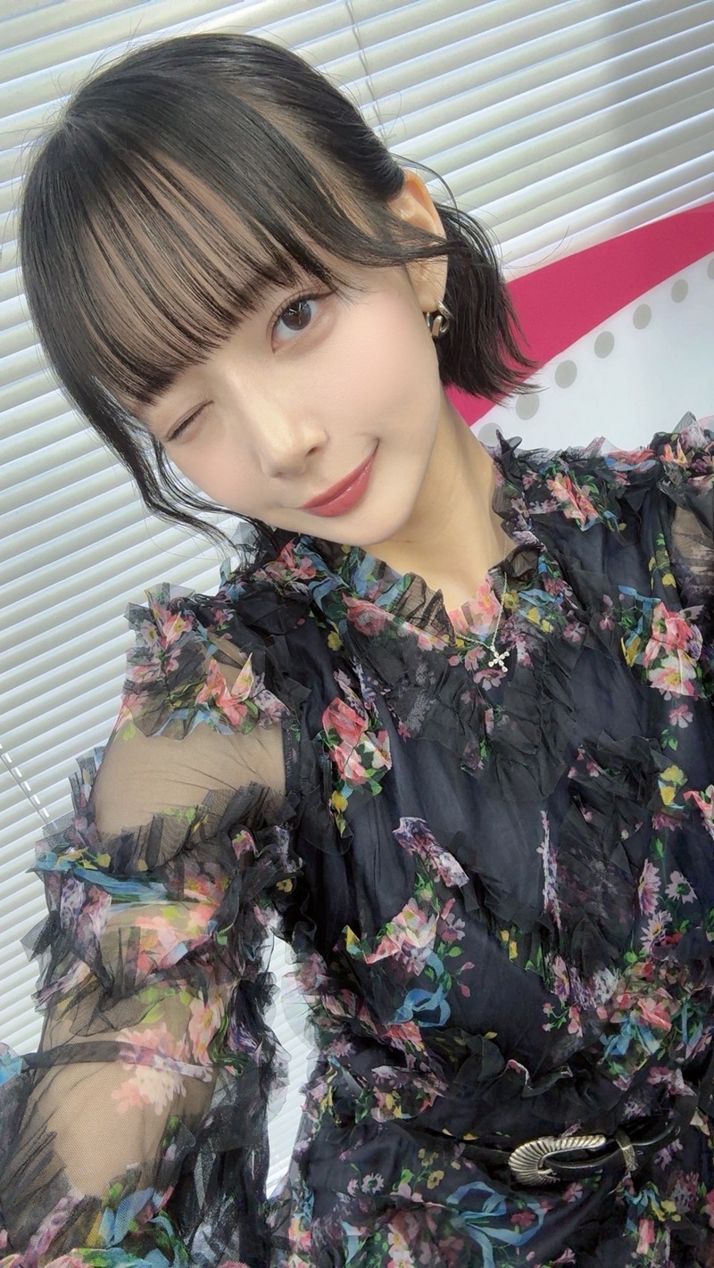 役満ボディ岡田紗佳の“ウマく”楽しく！